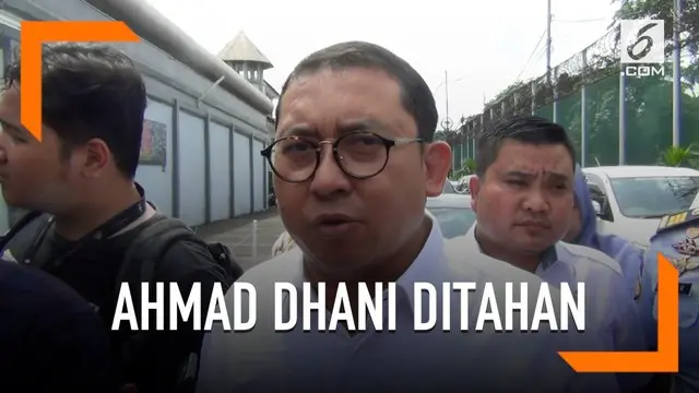 Fadli Zon mengunjungi Ahmad Dhani di LP Cipinang. Ia mengatakan setuju Ahmad Dhani dipindah ke Mako Brimob untuk ditahan.