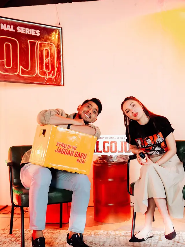6 Potret Kompak Arya Saloka dan Caitlin Halderman untuk Series Algojo, Bikin Heboh