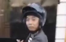 Viral Pria Tagih Hutang Sambil Joget, Bikin Nasabah Gak Tegang