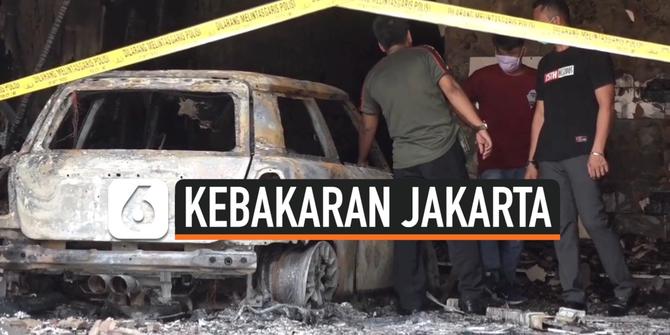 VIDEO: Mobil Mewah Terbakar di Dalam Garasi