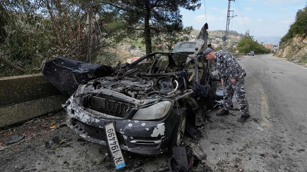 FOTO: : Tiga Jurnalis Tewas dalam Serangan Udara Israel di Lebanon