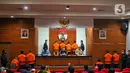 Wakil Ketua KPK Johanis Tanak memberikan keterangan pers terkait penahanan 10 orang anggota DPRD Provinsi Jambi periode 2014-2019 di Gedung Merah Putih KPK, Jakarta, Selasa (10/1/2023). Penyidik KPK melakukan penahanan terhadap 10 orang tersangka kasus suap 'ketok palu' pengesahan RAPBD Provinsi Jambi tahun 2017. (Liputan6.com/Angga Yuniar)