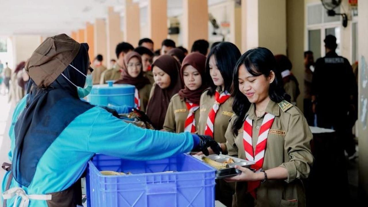 Presiden Prabowo Resmikan 166 SPPG Polri di Tuban, Percepat Program Makan Bergizi Gratis