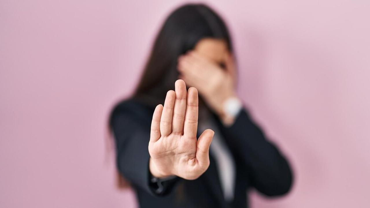 Kisah Tragis Pekerja dengan Ijazah Ditahan Kantor: ‘Saya Tak Peduli Kamu Jatuh dari Langit’