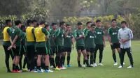 Pemain Timnas Indonesia U-22 berlatih di Lapangan Yogyakarta International School (YIS), Sleman, Senin (26/8/2019). (Bola.com/Vincentius Atmaja)
