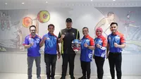 Direktur Tim Pertamina Mandalika SAG Team, Kemalsyah Nasution (ketiga dari kanan) menemui Menpora Dito Ariotedjo menjelang digelarnya MotoGP Indonesia di sirkuit Mandalika (istimewa)