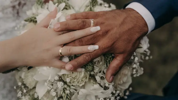 Viral Kisah Wanita Jogja Tinggalkan Pilot & PNS, Pilih Nikahi Pria Sederhana