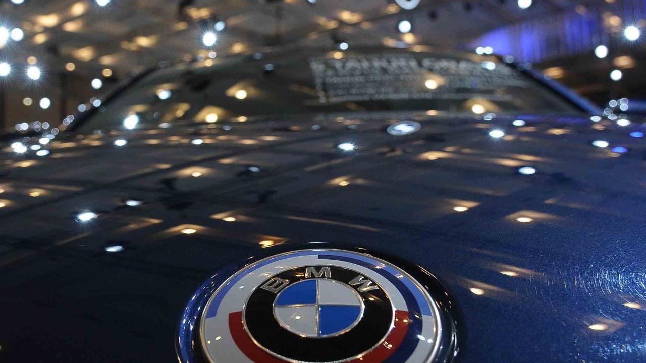 Gaikindo Indonesia International Auto Show (GIIAS) 2023 masih berlangsung di ICE BSD, Tangerang, Banten hingga 20 Agustus 2023 besok.

Berbagai promo atau penawaran menarik turut dihadirkan untuk menyemarakkan GIIAS 2023, mulai dari potongan harga atau 