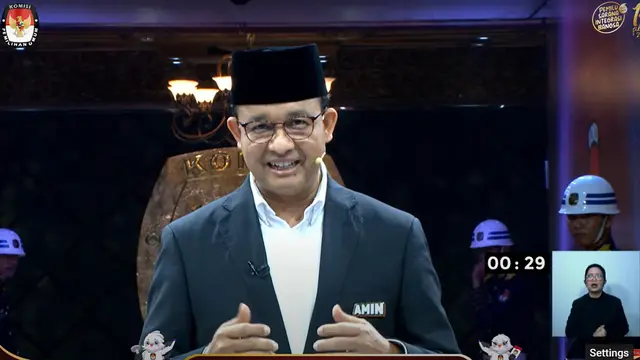 Anies Baswedan saat debat capres perdana di kantor Komisi Pemilihan Umum (KPU), Selasa (12/12/2023).