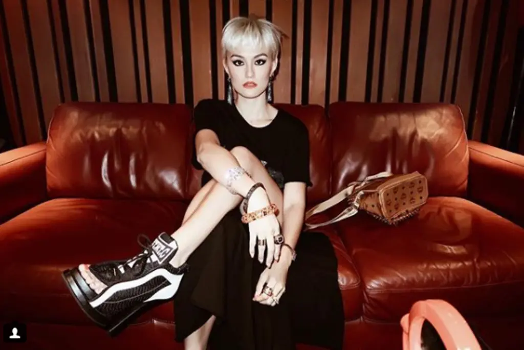 Miliki makeup yang sempurna, ini riasan yang membuat mata Agnez Mo terlihat kece. (Instagram/Agnezmo).