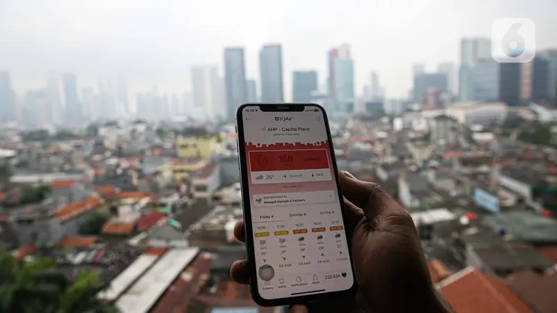 Jakarta Juara Dunia Polusi Udara saat Diguyur Hujan Lebat