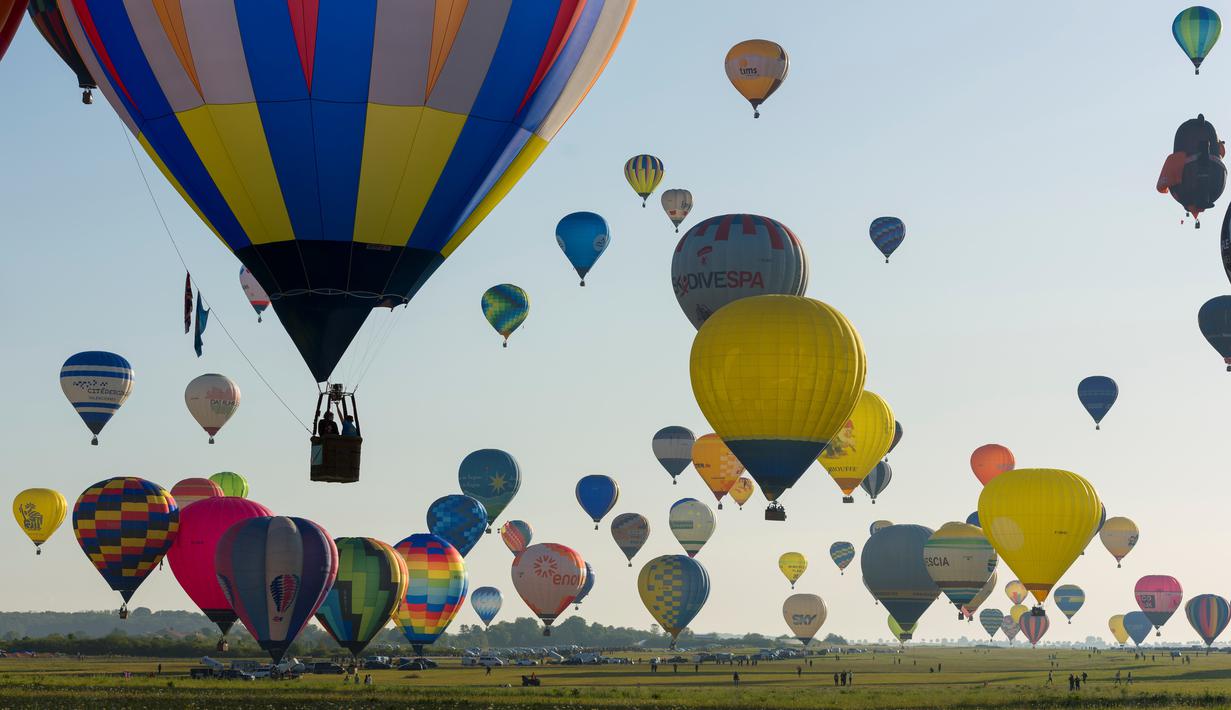 FOTO: Menakjubkan, Ratusan Balon Udara Hiasi Langit ...