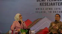 Rektor Unika Atma Jaya Agustinus Prasetyantoko (kanan) pada seminar Pancasila 2022 tentang kewirausahan bidang UMKM di kalangan mahasiswa. (Istimewa)