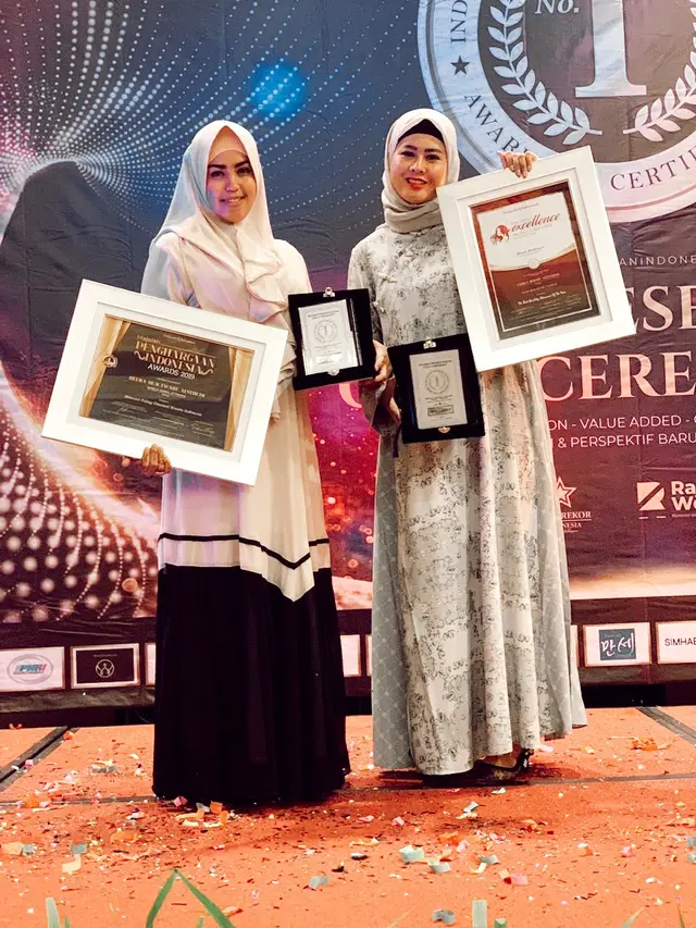 Putri Wulandari pernah meraih Best Innovation Award bersama Helwa