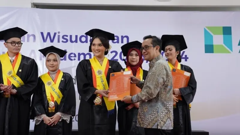 wisudawan terbaik UGM