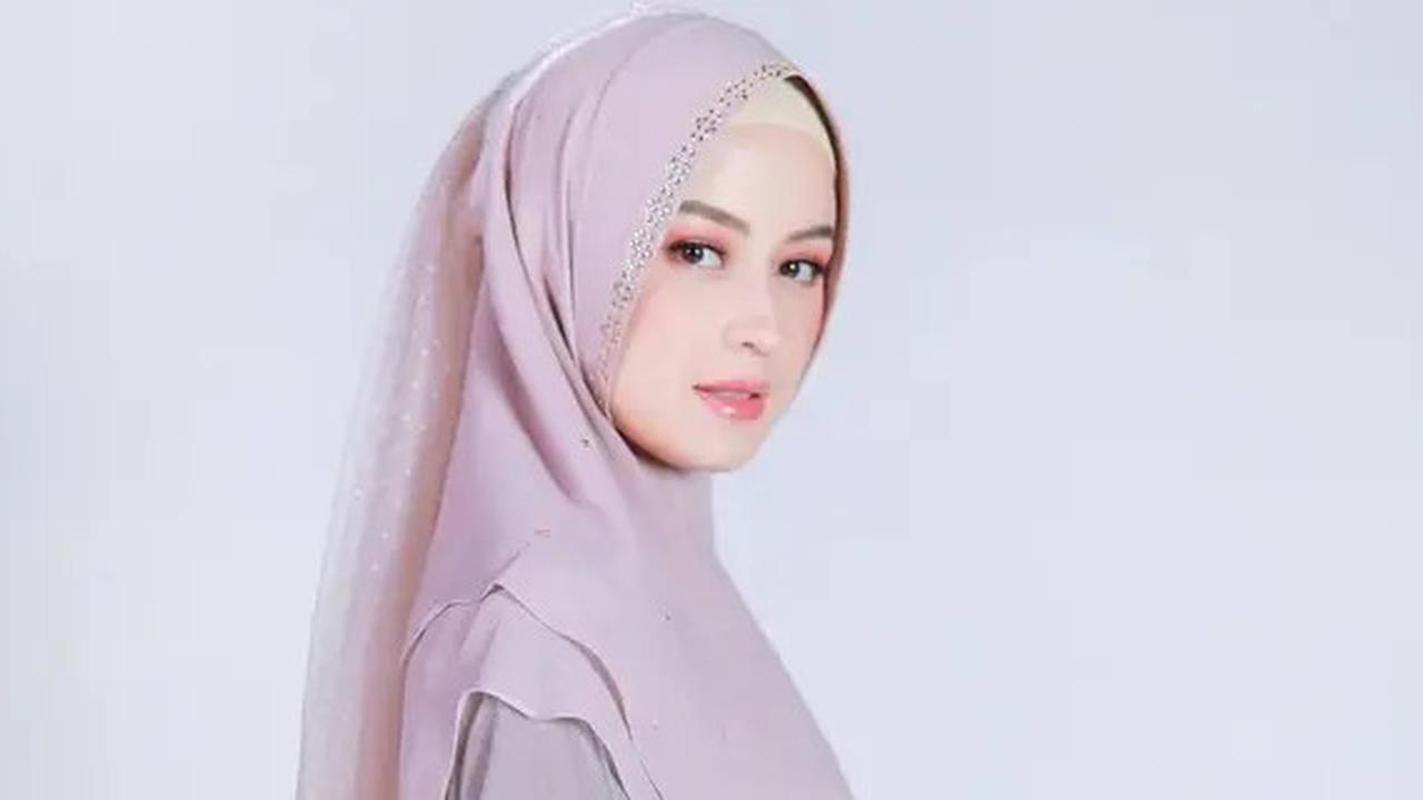 6 Artis yang Sering Dikira Non Muslim Pakai Hijab, Alyssa Daguise Bikin Pangling