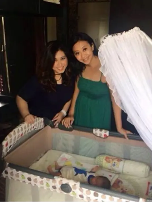 Doa dari para netizen membanjiri halaman komentarnya. "Moga2 dek bayinya lekas sembuh. Bisa cepet pulang ke rmh lgi. Amiiin..... Yg sabar ya mbak @asri_welas," tulis desi_cinta.rangga_kelana. (Instagram/asri_welas)