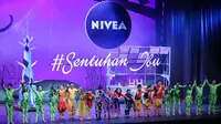 Menyambut momen Hari Ibu yang jatuh pada 22 Desember 2018 lalu, NIVEA menggelar sebuah event bertajuk NIVEA #SentuhanIbu Drama Musikal Dongeng Pohon Impian. (Foto: Fimela/Daniel Kampua)