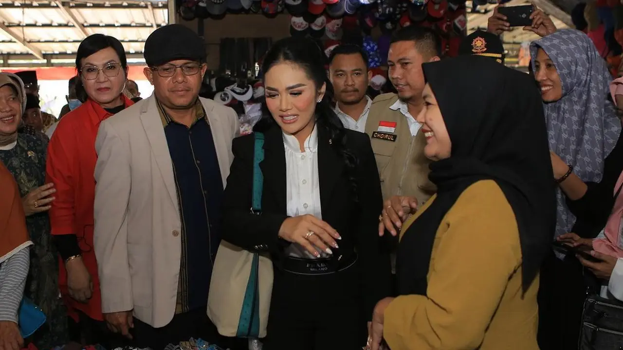 Krisdayanti blusukan