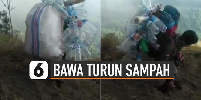 VIDEO: Viral Aksi Pria Kumpulkan dan Bawa Turun Sampah dari Gunung