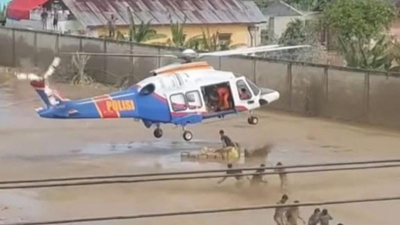 Aksi Heroik Polri Antar Logistik Pakai Helikopter ke Aceh Tamiang di Tengah Banjir Ekstrem