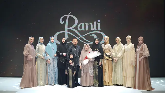 Golden Sahara merupakan koleksi terbaru brand fashion Muslim keluarga, Ranti.