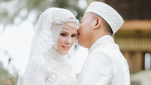 [Bintang] Vicky Prasetyo dan Angel Lelga