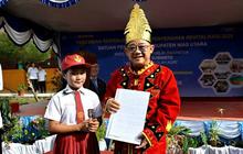 Mendikdasmen Terima 'Surat Cinta' dari Murid di Wilayah Pendidikan 3T untuk Presiden