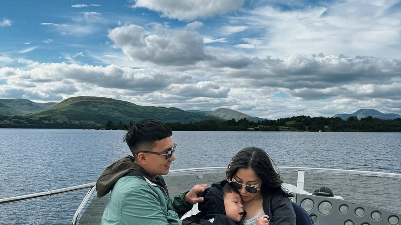 Tidak hanya membuat kamu dan netizen gemas, sikap dan ekspresi lucu Issa juga berhasil membuat kedua orangtuanya merasa gemas.<br><br>