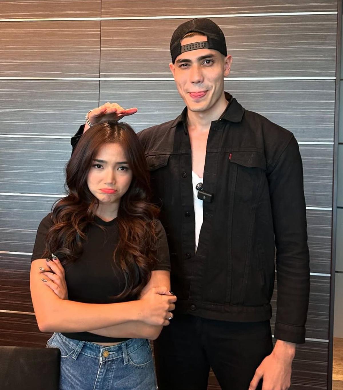 Aisar Khaled Posting Foto dengan Fuji, Komentar Fadly Bikin Heboh Netizen