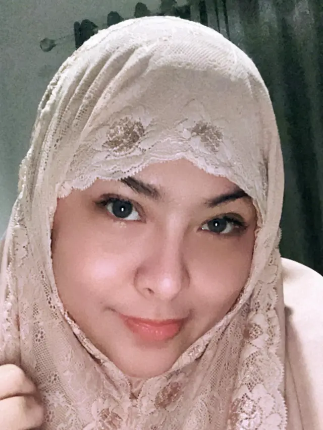 Rilis Single Religi, Ini 7 Potret Audy Item Tampil Berhijab