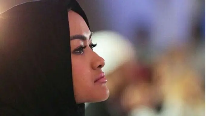 [Bintang] Julia Perez