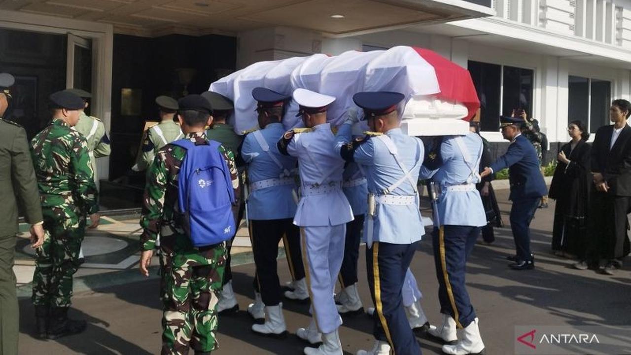 Jenazah Mantan Menhan Juwono Sudarsono Disemayamkan di Kemhan Sebelum Dimakamkan