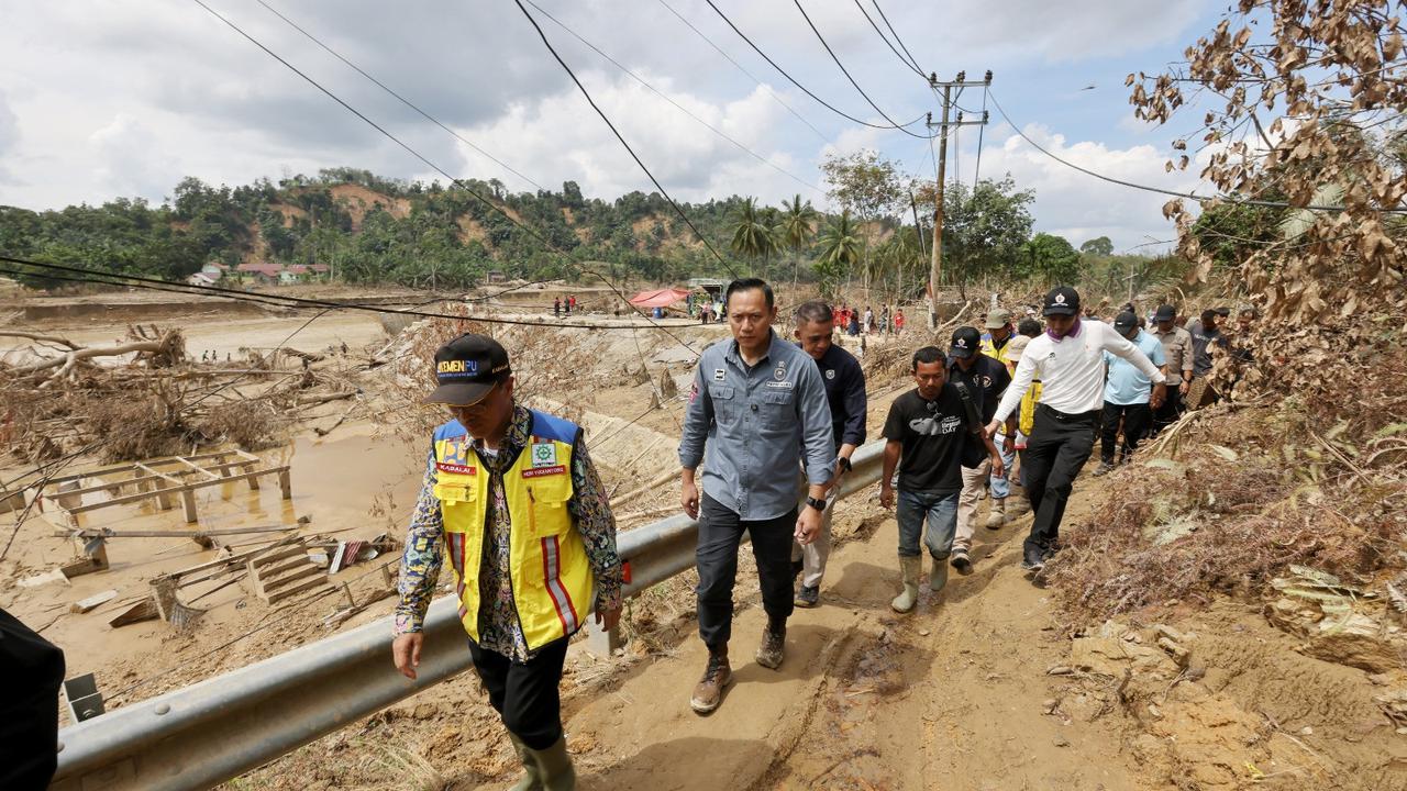 Menko AHY Cek Kerusakan Infrastruktur di Lubuk Sidup, Upayakan Perbaikan Jembatan Penghubung Dua Kabupaten