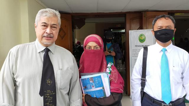 Asfa Davy Bya dan saksi Helwa Humaira