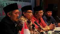 Ketua PBNU KH Said Aqil Siradj memberikan keterangan di sela-sela Musyawarah Nasional Alim Ulama dan Konferensi Besar Nahdlatul Ulama (Liputan6/JohanTallo)
