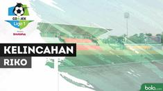 Penyerang Persija Jakarta, Riko Simanjuntak membuat pertahanan PSIS Semarang kebingungan.