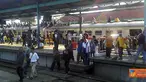 Citizen6, Jakarta: Penerapan Single Operation PT KAI mulai di terapkan pada, Sabtu (18/6). Namun pada pelaksanaannya tidak mudah karena sempat terjadi keterlambatan kedatangan kereta api bahkan pembatalan. (Pengirim: I Made Agus)