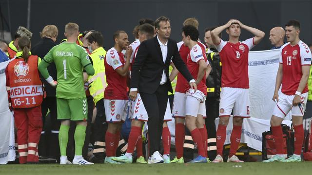 Raut Kecemasan Kekasih, Fans Hingga Rekan Setim saat Christian Eriksen Kolaps