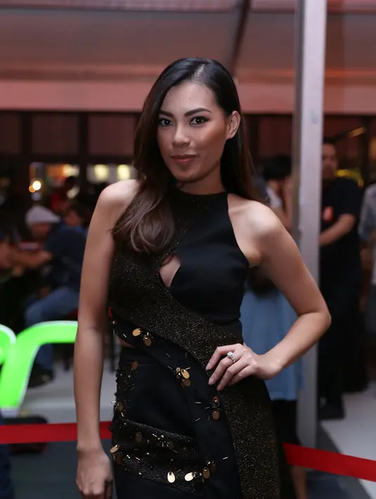 Dalam foto itu, terlihat keduanya liburan bareng. Dan itu dibenarkan oleh ibu satu anak ini. (Andy Masela/Bintang.com)