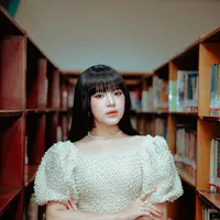 Tiara Andini kembali menyita perhatian publik lewat penampilan barunya yang menawan. [@tiaraandini].