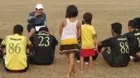 Persepam Madura Utama (Bola.com/Robby Firly)