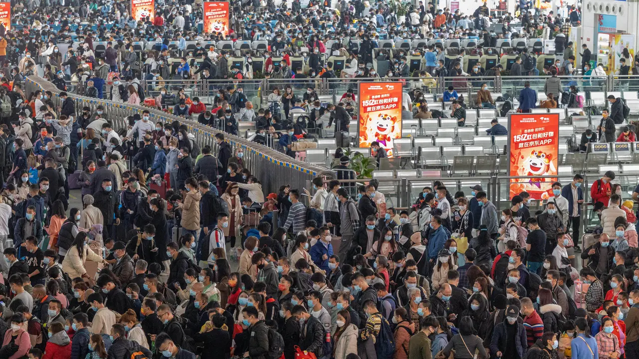 Aktivitas Mudik jelang tahun baru imlek di China