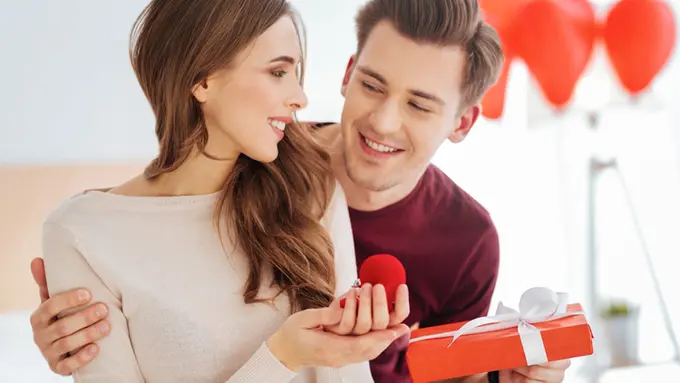 Jangan Sampai Tak Peka, Begini Tanda-Tanda Si Dia Serius Ingin Melamarmu