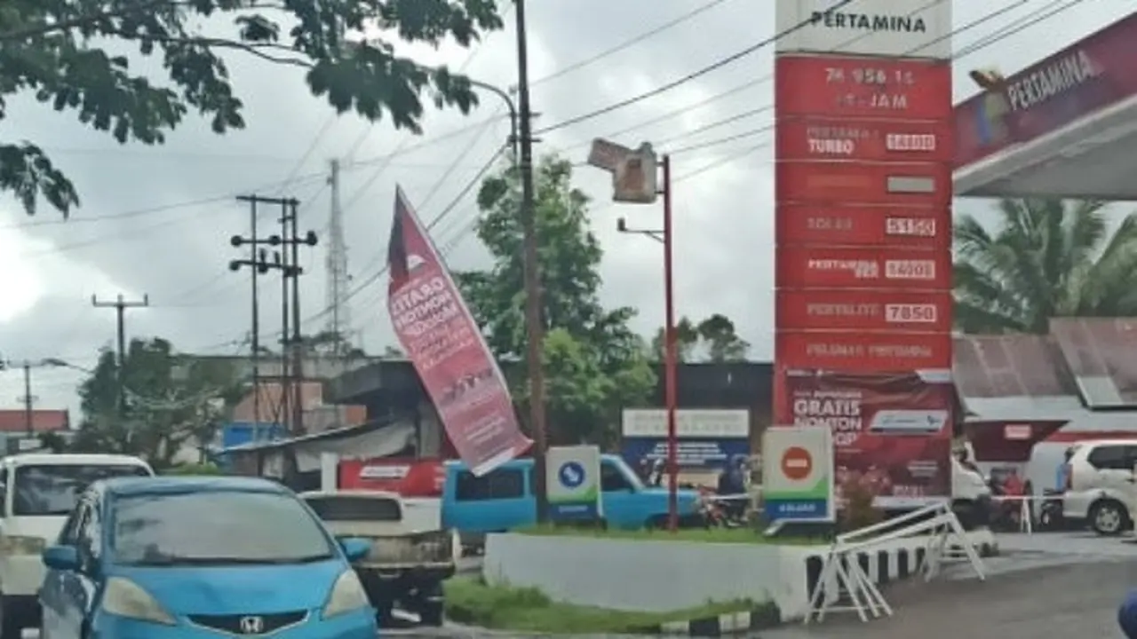 Hujan deras yang mengguyur Kabupaten Minahasa, Sulut.