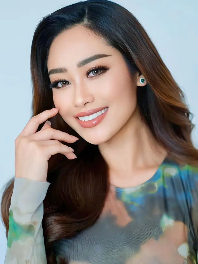 6 Potret Poppy Capella, Eks Pedangdut Pemegang Lisensi Miss Universe Indonesia