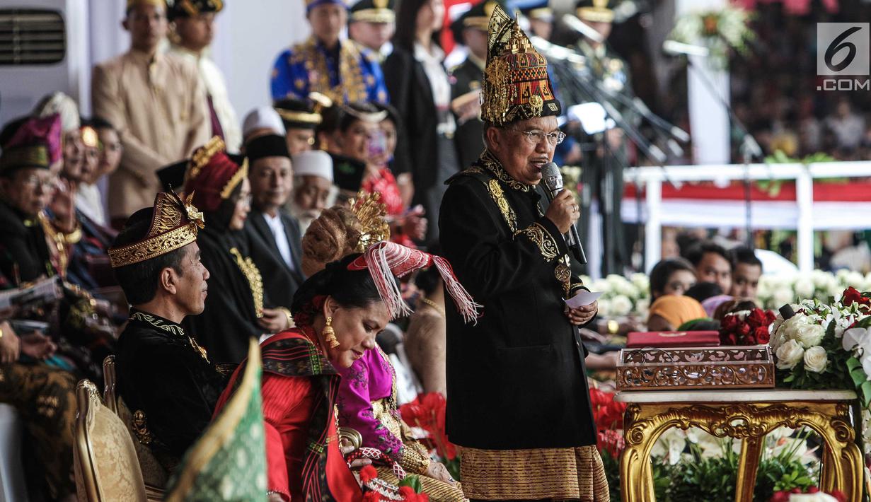 Wakil Presiden Jusuf Kalla saat mengikuti Upacara Peringatan Detik-detik Proklamasi Kemerdekaan ke-74 RI di Istana Merdeka, Jakarta, Sabtu (17/8/2019). Peringatan HUT RI tersebut mengangkat tema "SDM Unggul Indonesia Maju". (Liputan6.com/HO/Kentung)