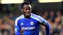 4. Michael Essien - Mantan pemain Persib Bandung ini pernah memperkuat klub top seperti Real Madrid dan Chelsea. Permainan agresif  dan pantang menyerah membuatnya dijuluki si Bison. (AFP/Glyn Kirk)