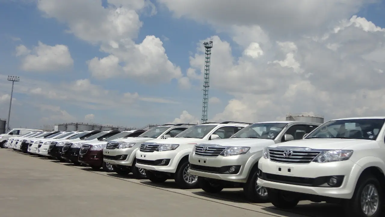 Mobil Fortuner