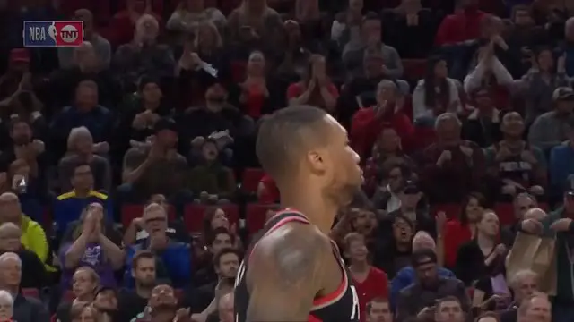 Berita Video Aksi Damian Lillard Cetak Rekor 61 Poin Saat Portland Trail Blazers Kalahkan Golden State Warriors 129-124